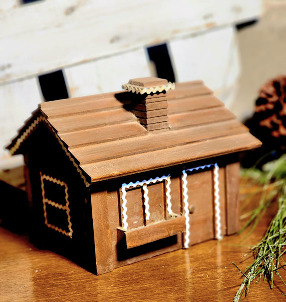 Wooden Gingerbread House with Lid
